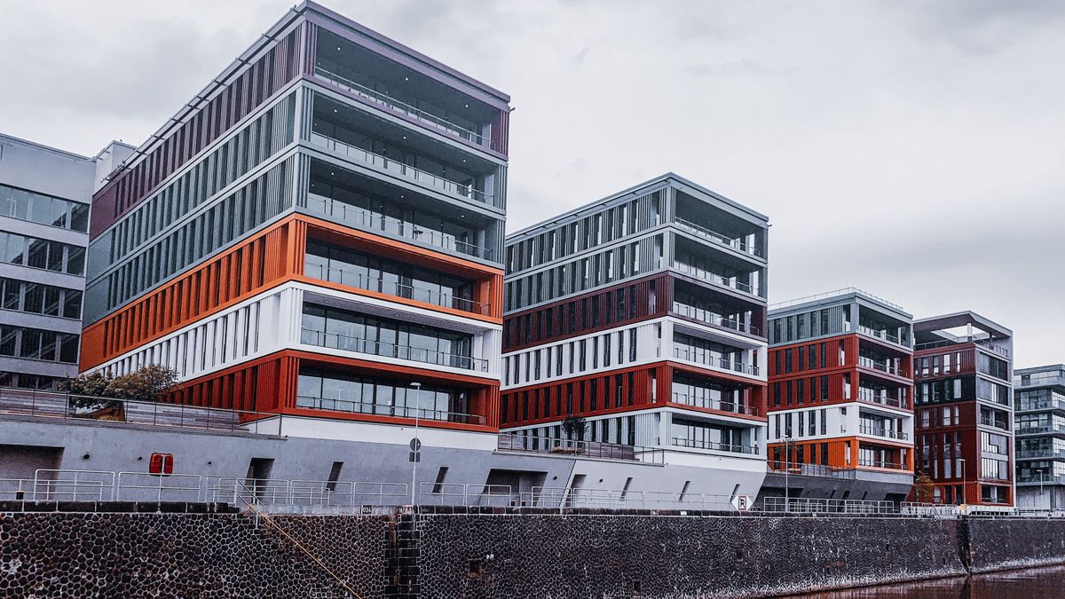 Contemporary waterfront residential building